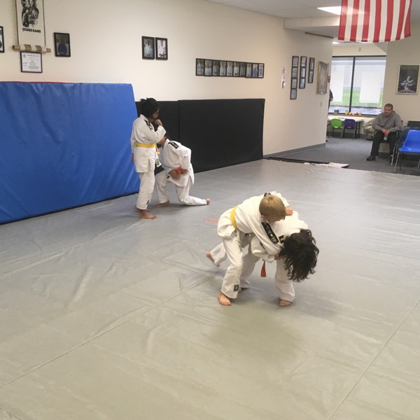 young kids doing judo